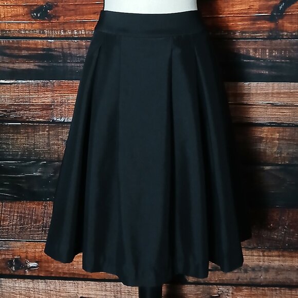 White House Black Market Skirt Size 0 Blac Flared Full Pleated Zip Back Pockets - Picture 2 of 8
